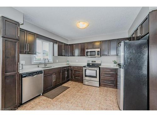 19-105 Bard Boulevard, Guelph, ON - Indoor Photo Showing Kitchen