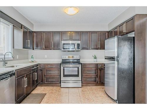 19-105 Bard Boulevard, Guelph, ON - Indoor Photo Showing Kitchen