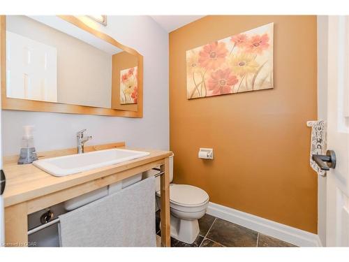 3-106 Woodlawn Road E, Guelph, ON - Indoor Photo Showing Bathroom