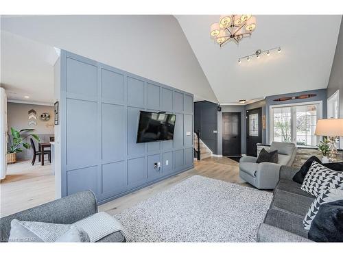 327 Starwood Drive, Guelph, ON - Indoor Photo Showing Living Room