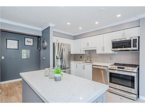 327 Starwood Drive, Guelph, ON - Indoor Photo Showing Kitchen