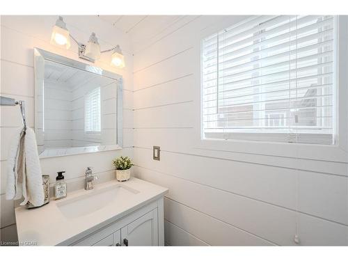 327 Starwood Drive, Guelph, ON - Indoor Photo Showing Bathroom