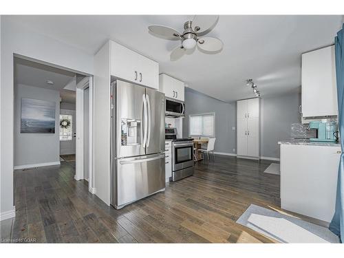 104 Pinnacle Crescent, Guelph, ON - Indoor Photo Showing Kitchen