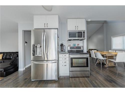 104 Pinnacle Crescent, Guelph, ON - Indoor Photo Showing Kitchen