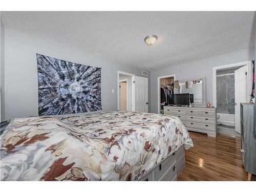 104 Pinnacle Crescent, Guelph, ON - Indoor Photo Showing Bedroom