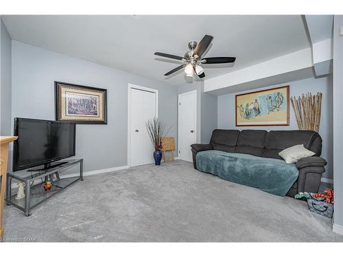 104 Pinnacle Crescent, Guelph, ON - Indoor Photo Showing Living Room