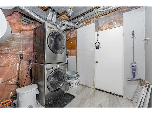 104 Pinnacle Crescent, Guelph, ON - Indoor Photo Showing Laundry Room