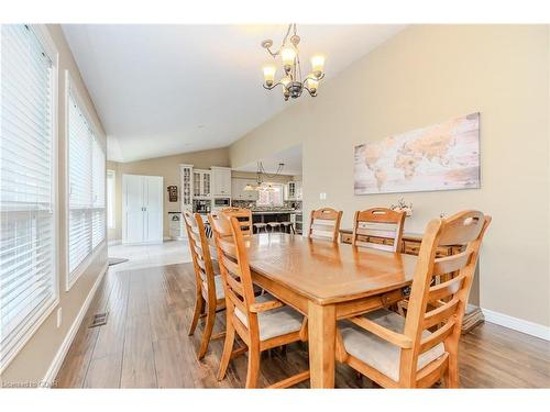 116 Country Club Drive, Cambridge, ON - Indoor Photo Showing Dining Room