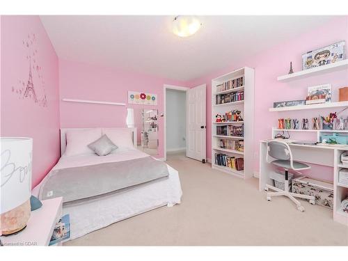 116 Country Club Drive, Cambridge, ON - Indoor Photo Showing Bedroom