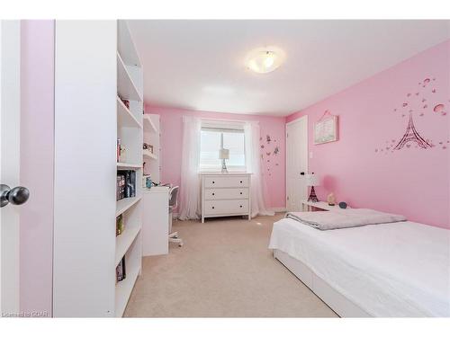 116 Country Club Drive, Cambridge, ON - Indoor Photo Showing Bedroom