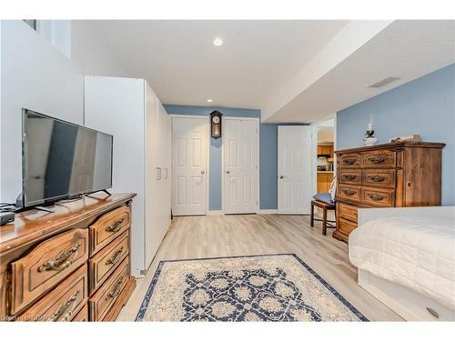 116 Country Club Drive, Cambridge, ON - Indoor Photo Showing Bedroom