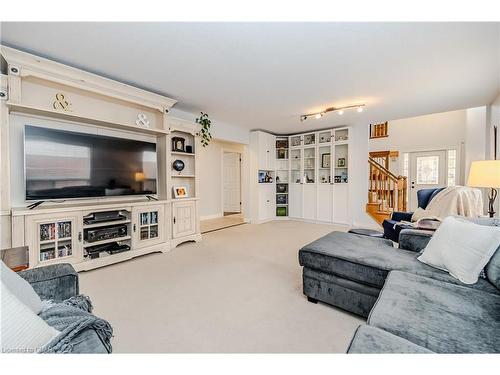 116 Country Club Drive, Cambridge, ON - Indoor Photo Showing Living Room