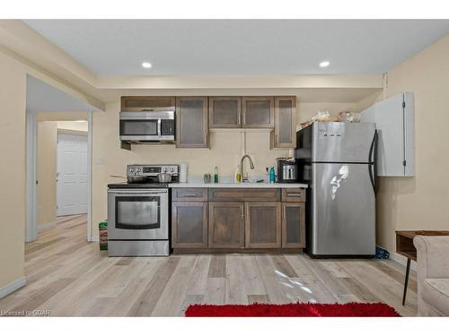 43 Peer Drive, Guelph, ON - Indoor Photo Showing Kitchen