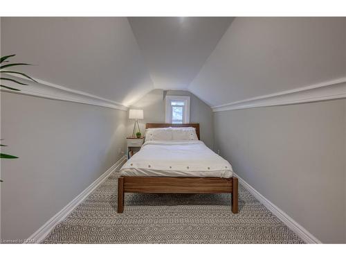 35 Fountain Street W, Guelph, ON - Indoor Photo Showing Bedroom