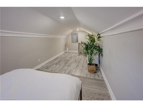 35 Fountain Street W, Guelph, ON - Indoor Photo Showing Bedroom