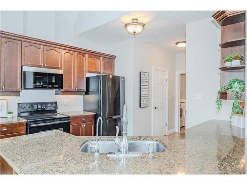 35-875 University Avenue E, Waterloo, ON - Indoor Photo Showing Kitchen With Double Sink