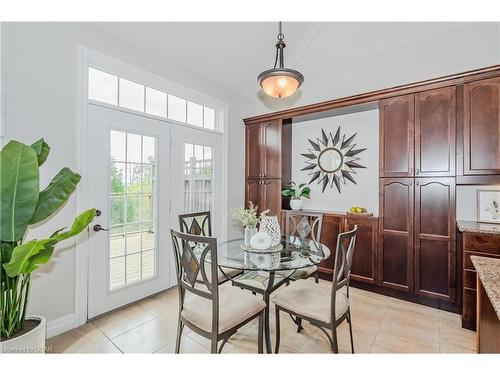 35-875 University Avenue E, Waterloo, ON - Indoor Photo Showing Dining Room