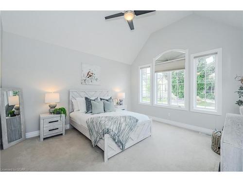 35-875 University Avenue E, Waterloo, ON - Indoor Photo Showing Bedroom