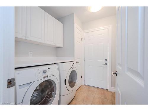 35-875 University Avenue E, Waterloo, ON - Indoor Photo Showing Laundry Room