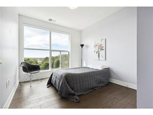 308-1878 Gordon Street, Guelph, ON - Indoor Photo Showing Bedroom