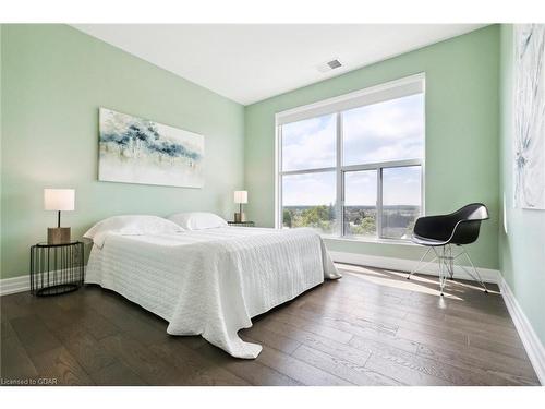 308-1878 Gordon Street, Guelph, ON - Indoor Photo Showing Bedroom