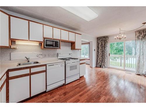 173-295 Water Street, Guelph, ON - Indoor Photo Showing Kitchen