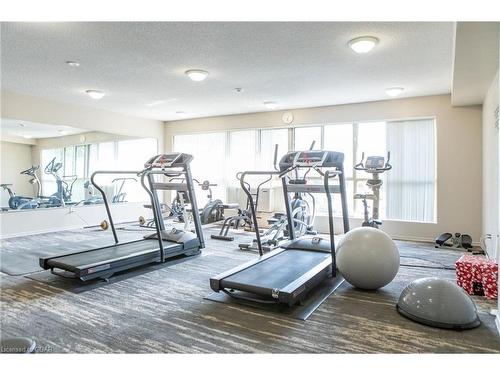 504-358 Waterloo Avenue, Guelph, ON - Indoor Photo Showing Gym Room