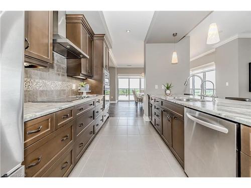 1802-160 Macdonell Street, Guelph, ON - Indoor Photo Showing Kitchen With Upgraded Kitchen