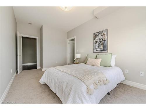 1802-160 Macdonell Street, Guelph, ON - Indoor Photo Showing Bedroom