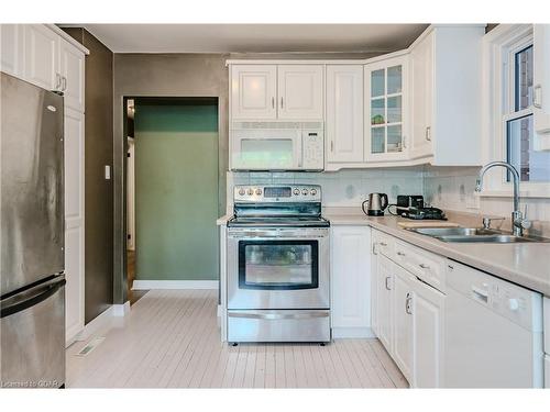 31 Sharon Avenue, Welland, ON - Indoor Photo Showing Kitchen With Double Sink