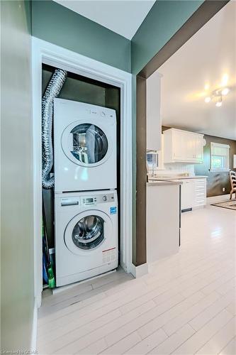 31 Sharon Avenue, Welland, ON - Indoor Photo Showing Laundry Room