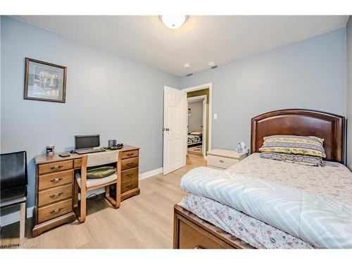 31 Sharon Avenue, Welland, ON - Indoor Photo Showing Bedroom