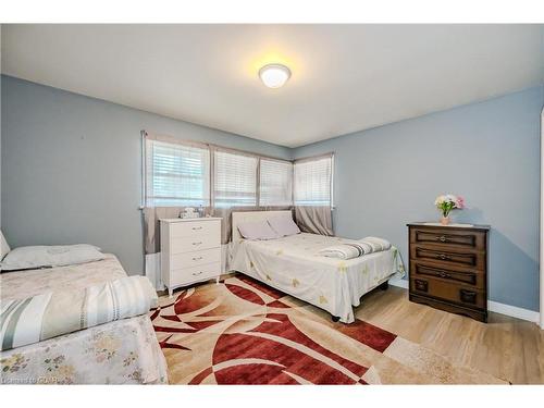 31 Sharon Avenue, Welland, ON - Indoor Photo Showing Bedroom