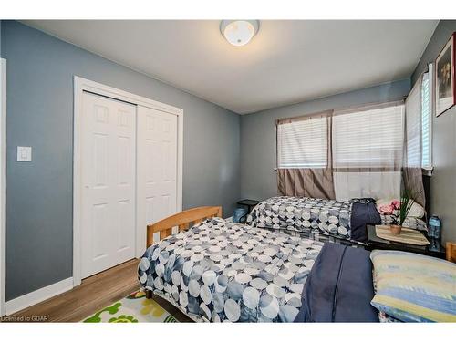 31 Sharon Avenue, Welland, ON - Indoor Photo Showing Bedroom