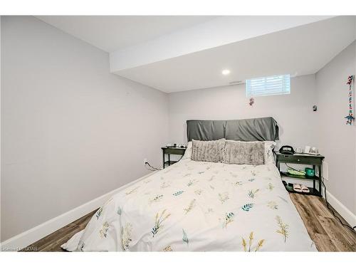 31 Sharon Avenue, Welland, ON - Indoor Photo Showing Bedroom