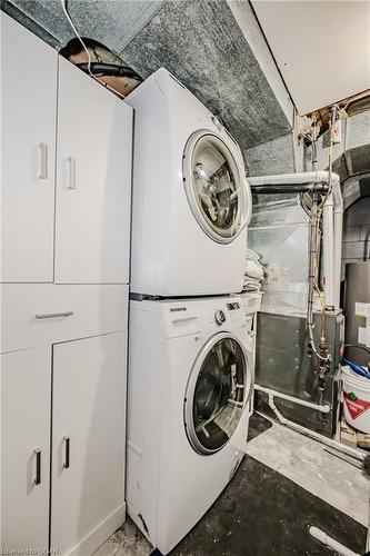 31 Sharon Avenue, Welland, ON - Indoor Photo Showing Laundry Room