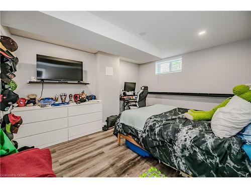 31 Sharon Avenue, Welland, ON - Indoor Photo Showing Bedroom