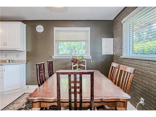 31 Sharon Avenue, Welland, ON - Indoor Photo Showing Dining Room