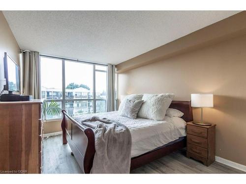 410-107 Bagot Street, Guelph, ON - Indoor Photo Showing Bedroom