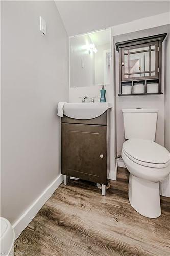 31 Sharon Avenue, Welland, ON - Indoor Photo Showing Bathroom