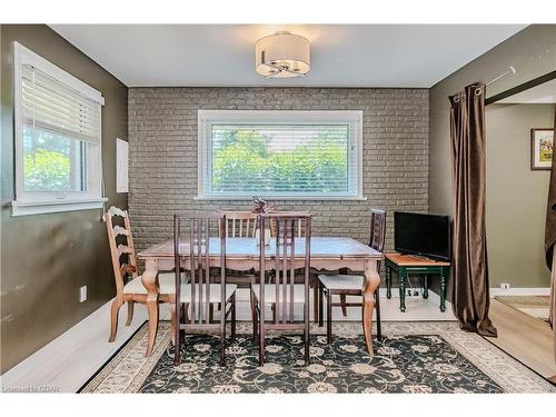 31 Sharon Avenue, Welland, ON - Indoor Photo Showing Dining Room