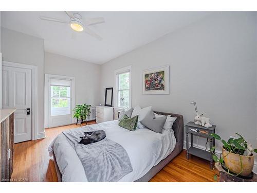 35-37 Powell Street W, Guelph, ON - Indoor Photo Showing Bedroom