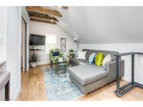 11 Mansion Street, Kitchener, ON - Indoor Photo Showing Living Room