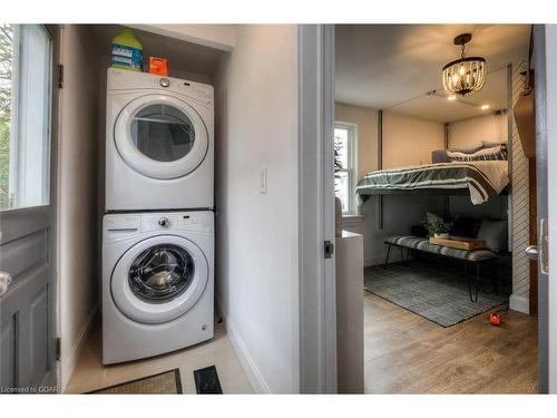 11 Mansion Street, Kitchener, ON - Indoor Photo Showing Laundry Room