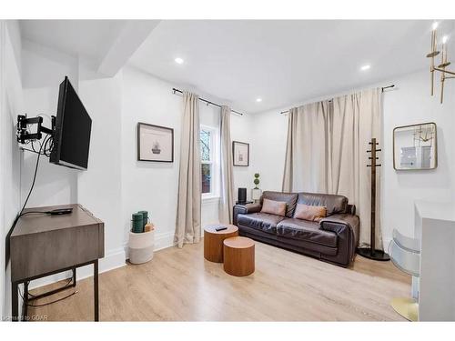 11 Mansion Street, Kitchener, ON - Indoor Photo Showing Living Room