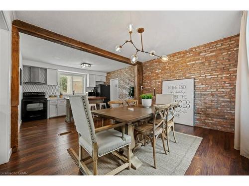 101 Charles Street E, Kitchener, ON - Indoor Photo Showing Dining Room