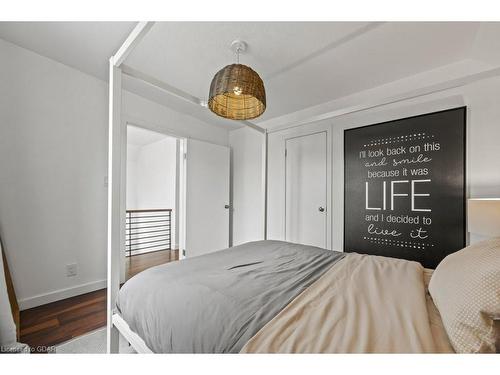 101 Charles Street E, Kitchener, ON - Indoor Photo Showing Bedroom