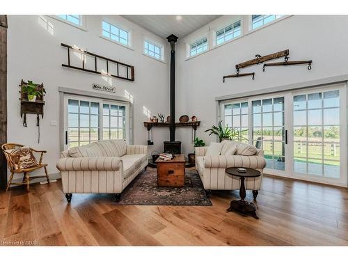 5161 Jones Baseline Road, Guelph, ON - Indoor Photo Showing Living Room