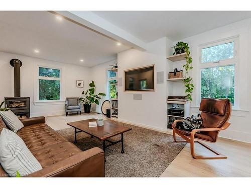 5161 Jones Baseline Road, Guelph, ON - Indoor Photo Showing Living Room