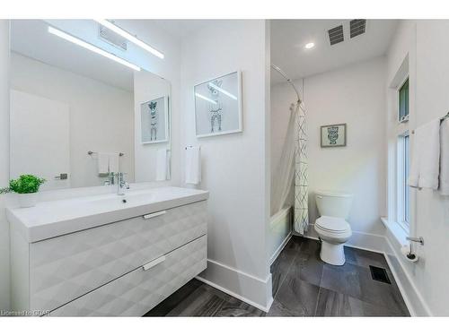 5161 Jones Baseline Road, Guelph, ON - Indoor Photo Showing Bathroom